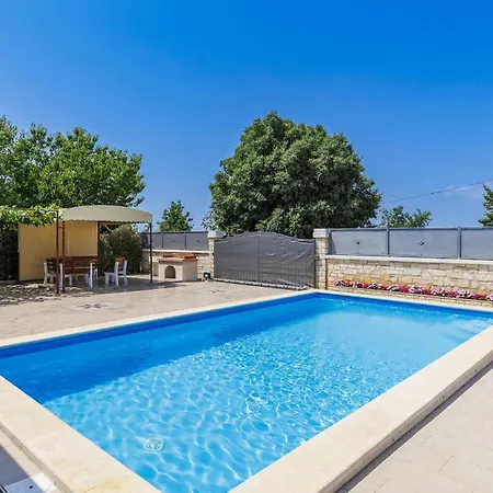 Beautiful In With Private Swimming Pool, Be Inside Or Outside Dom wakacyjny