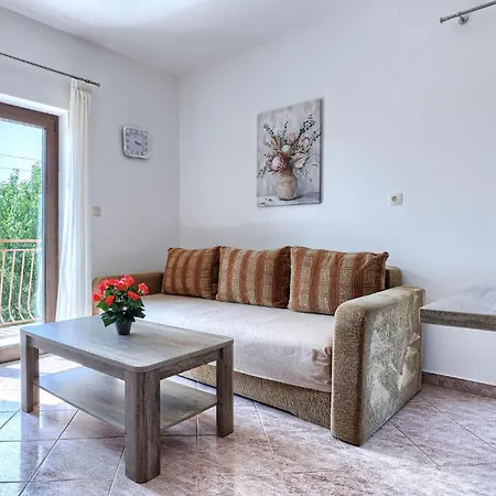 Beautiful In With Private Swimming Pool, Be Inside Or Outside Dom wakacyjny