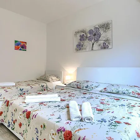 Dom wakacyjny Beautiful In With Private Swimming Pool, Be Inside Or Outside *